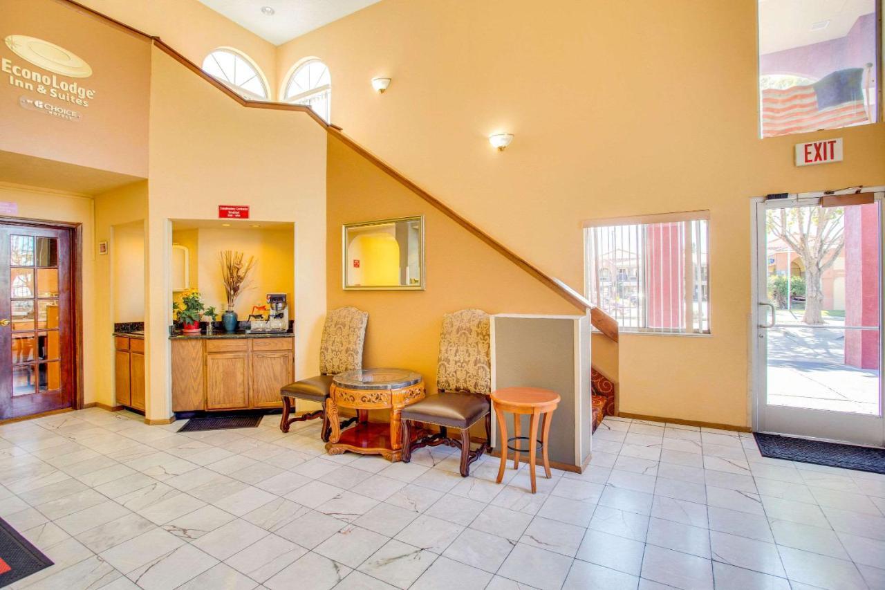 Econo Lodge Inn & Suites Albuquerque East I-40 Eubank Exit Eksteriør bilde