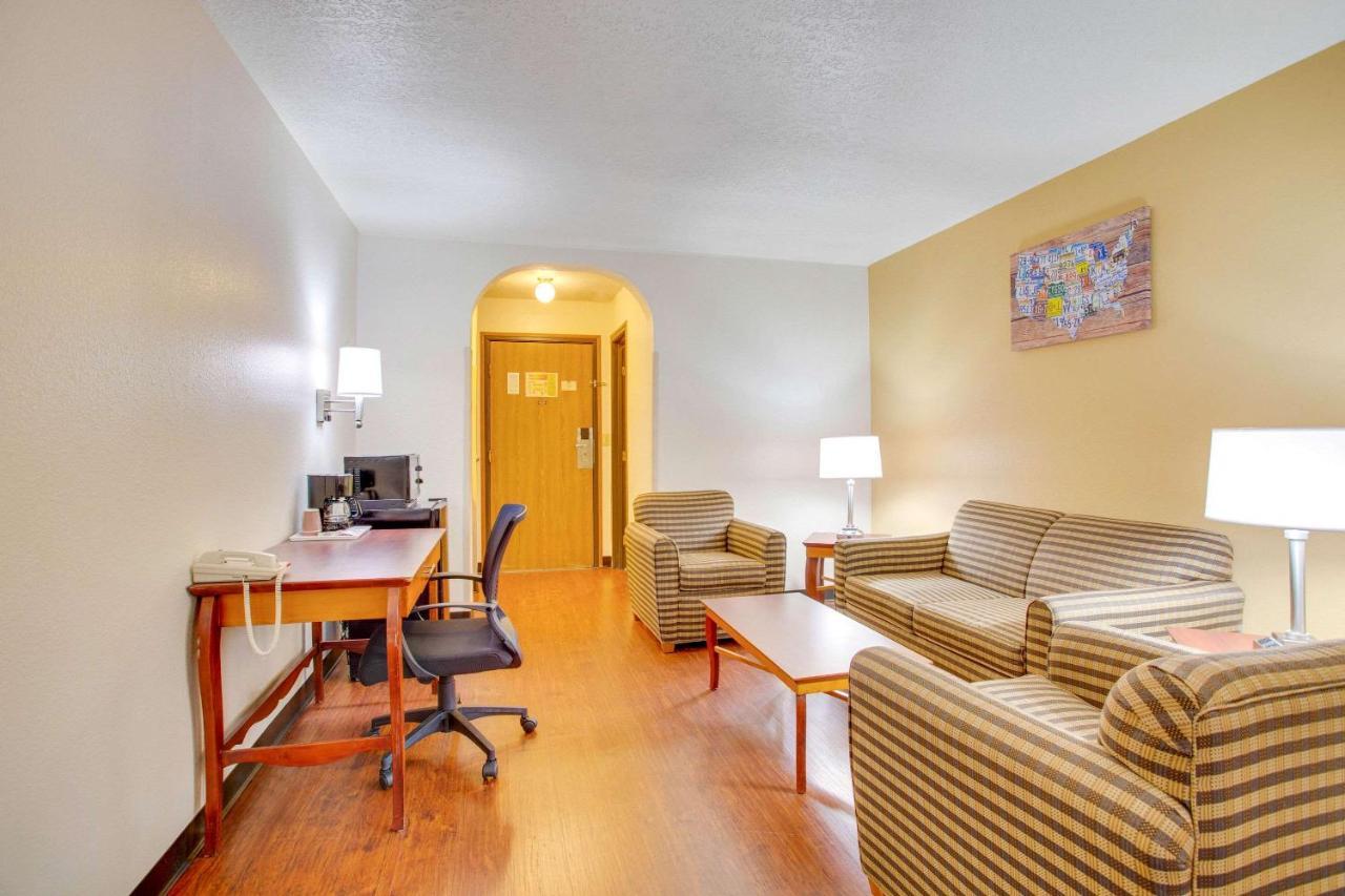 Econo Lodge Inn & Suites Albuquerque East I-40 Eubank Exit Eksteriør bilde