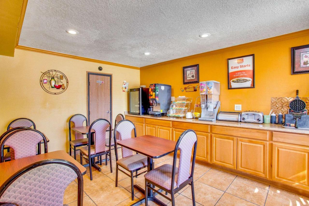 Econo Lodge Inn & Suites Albuquerque East I-40 Eubank Exit Eksteriør bilde