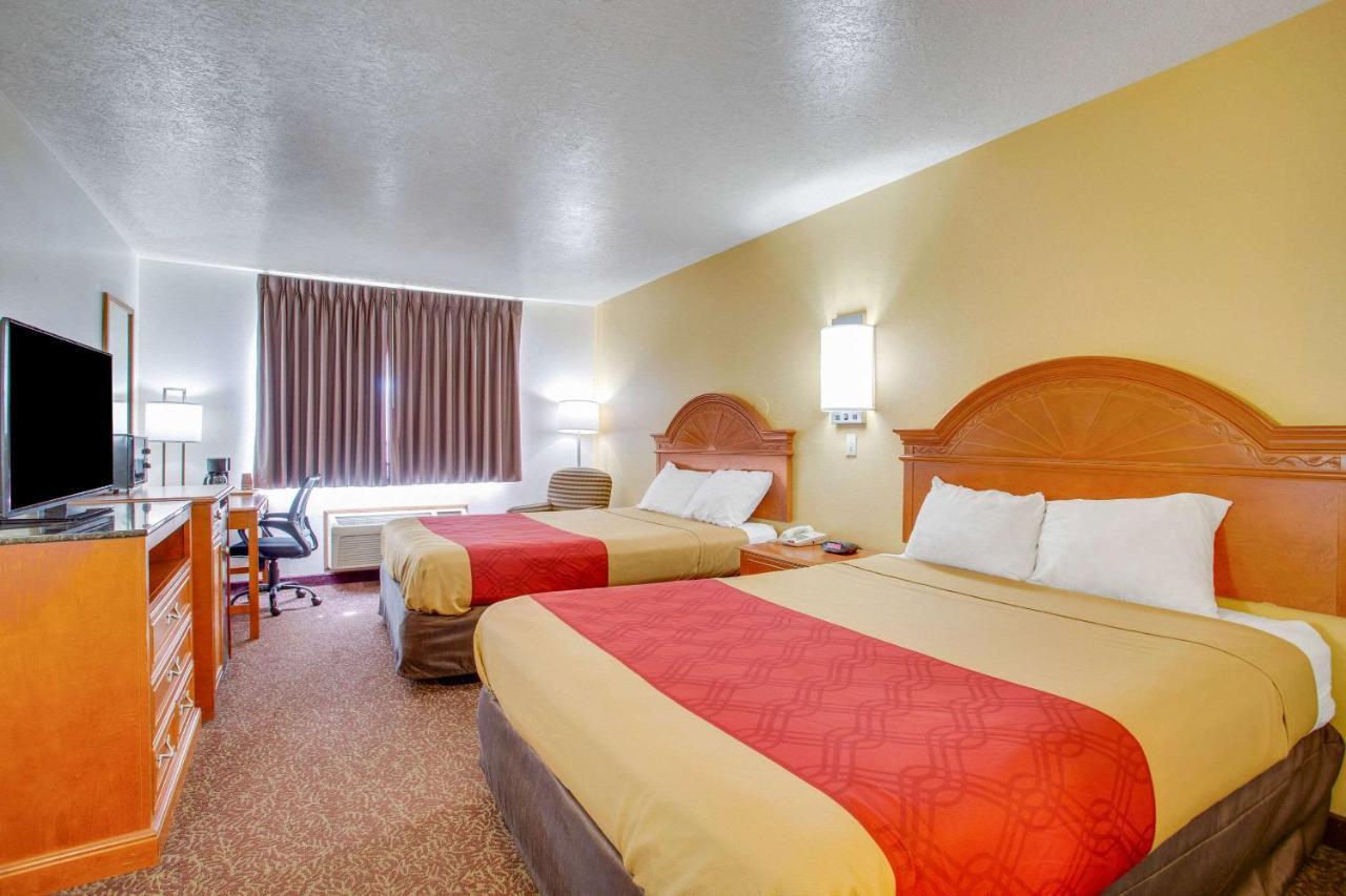 Econo Lodge Inn & Suites Albuquerque East I-40 Eubank Exit Eksteriør bilde