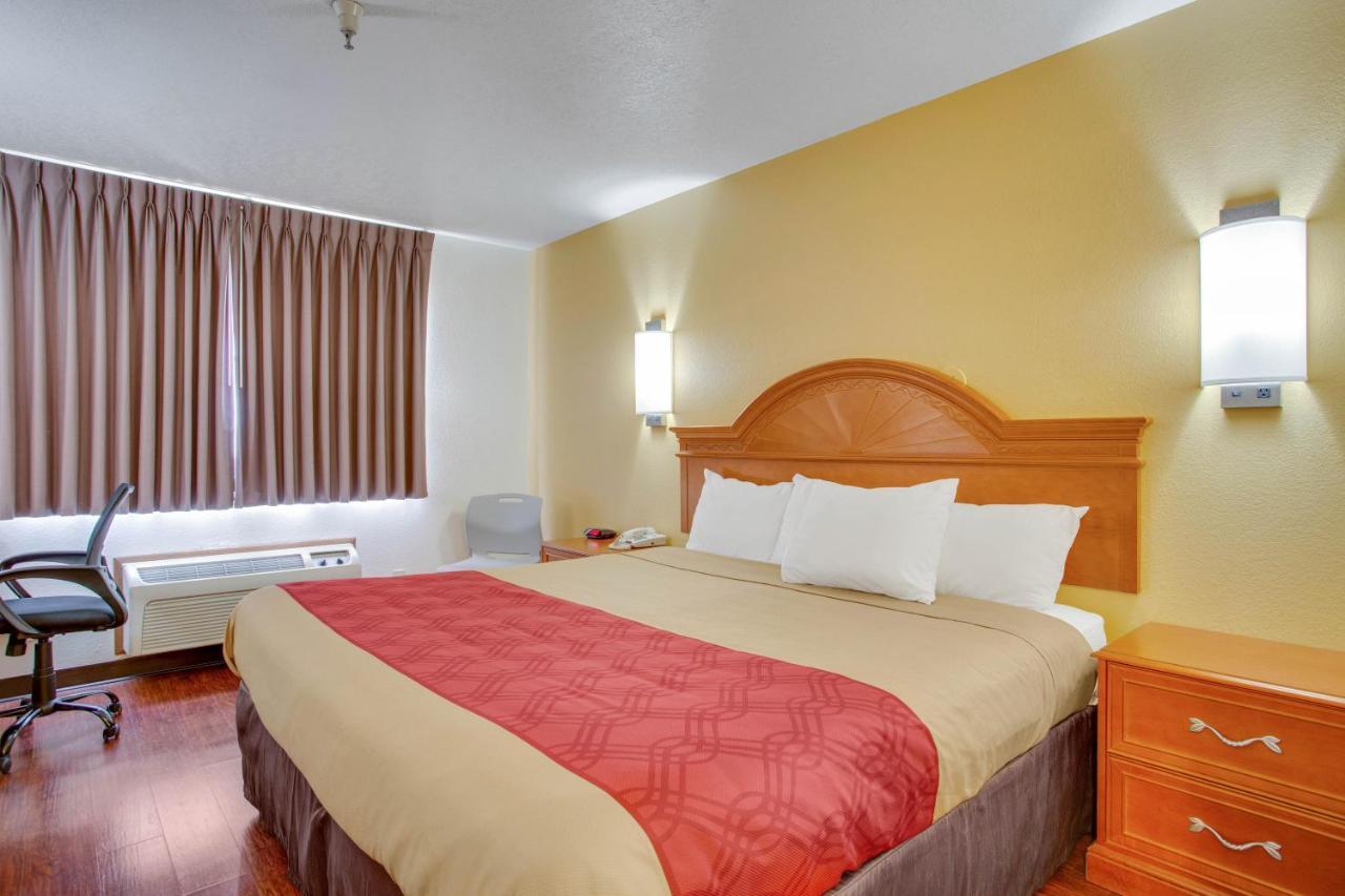 Econo Lodge Inn & Suites Albuquerque East I-40 Eubank Exit Eksteriør bilde