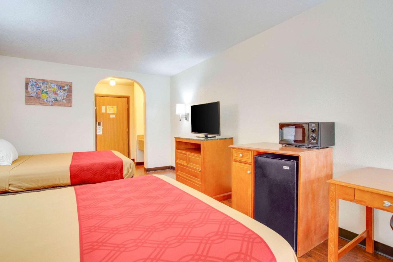 Econo Lodge Inn & Suites Albuquerque East I-40 Eubank Exit Eksteriør bilde
